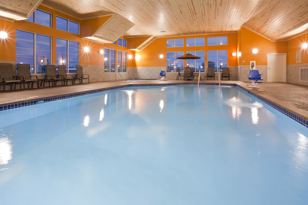 Grandstay Hotel And Suites Morris 2/52