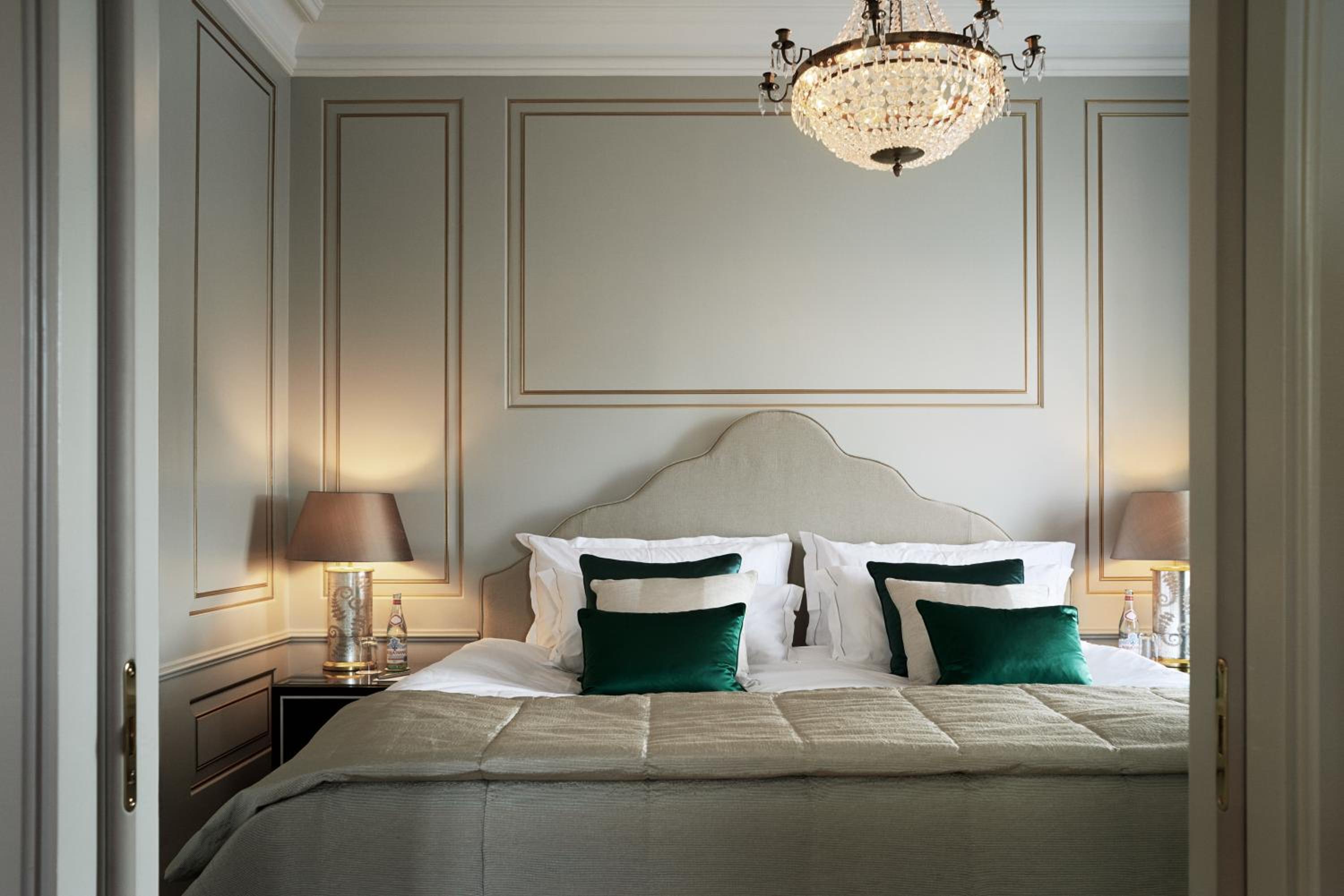 Superior, Suite, Queen Bed