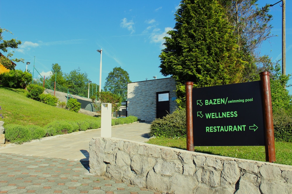 Tourist Center Marko 38/44
