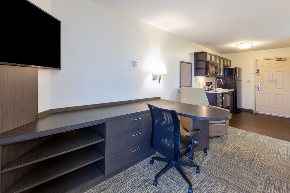 Candlewood Suites Kalamazoo 41/50