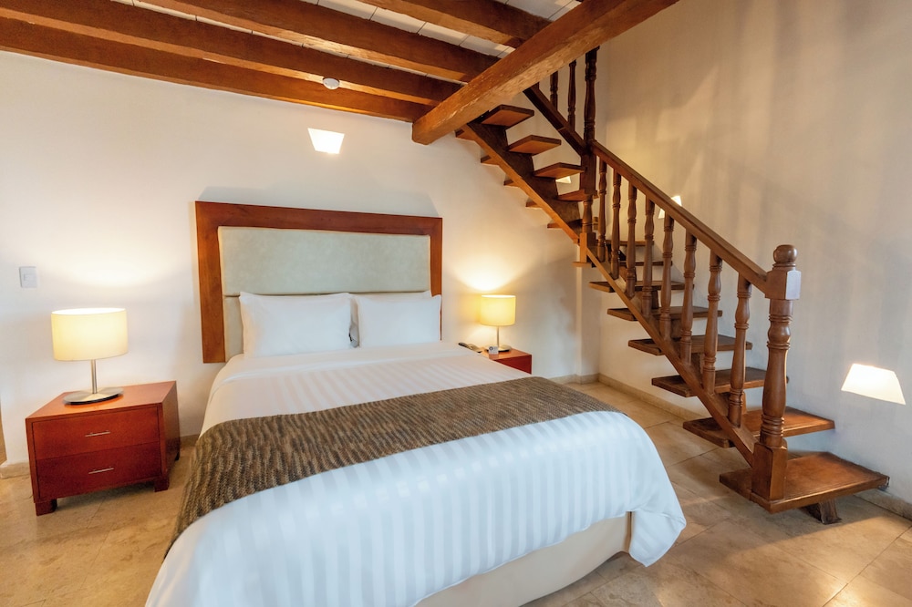DUPLEX, 2 DOUBLE BEDS