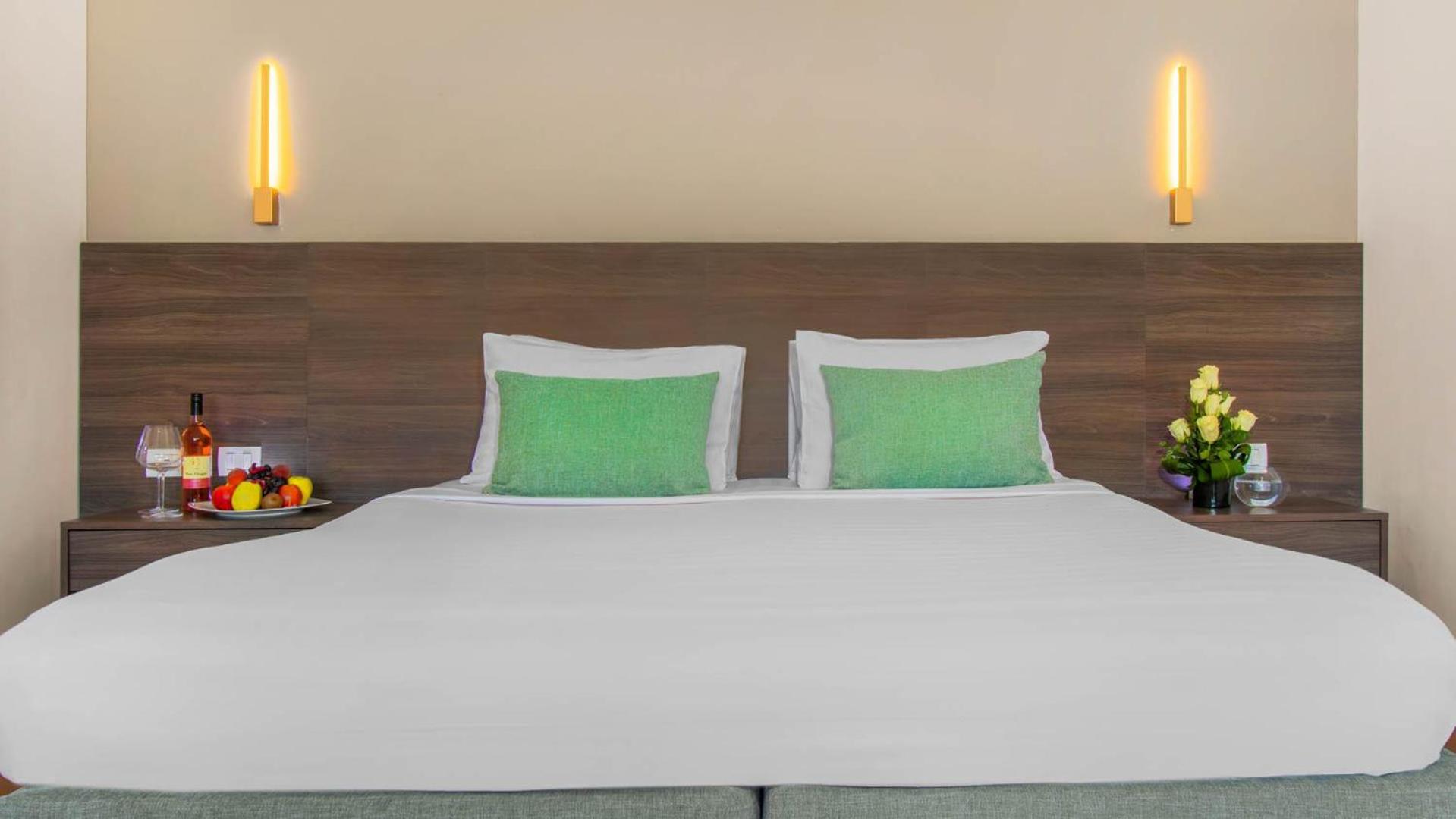 Oasis, Double or Twin Bed, Partial Sea View
