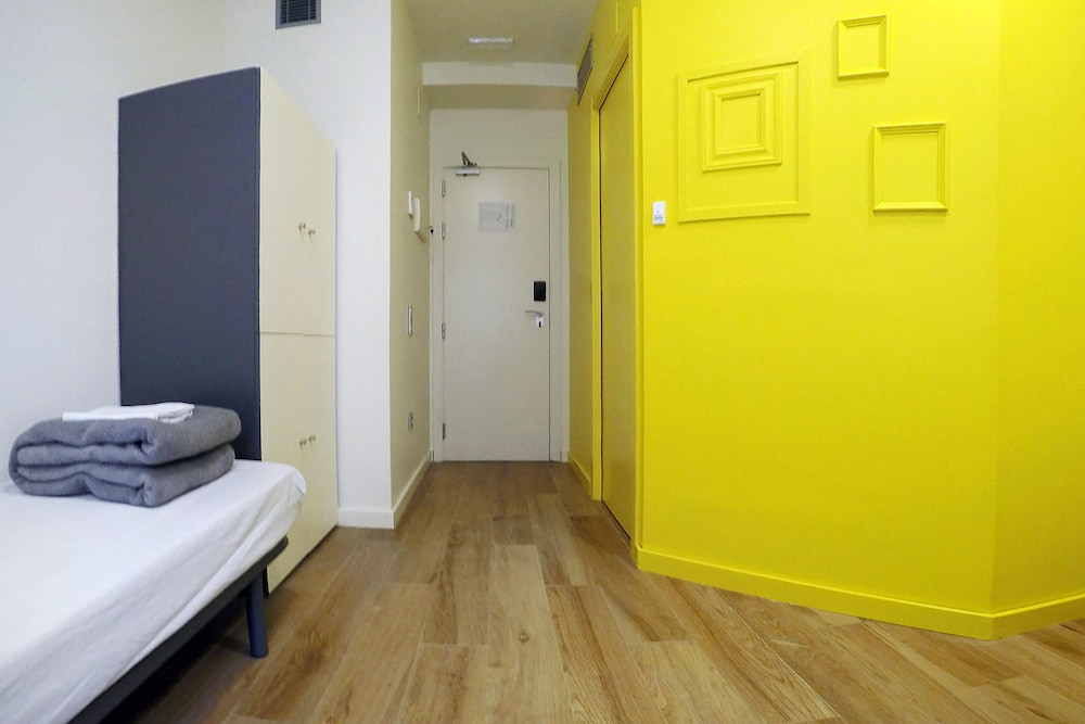 STANDARD, TWIN BEDS, ACCESSIBLE