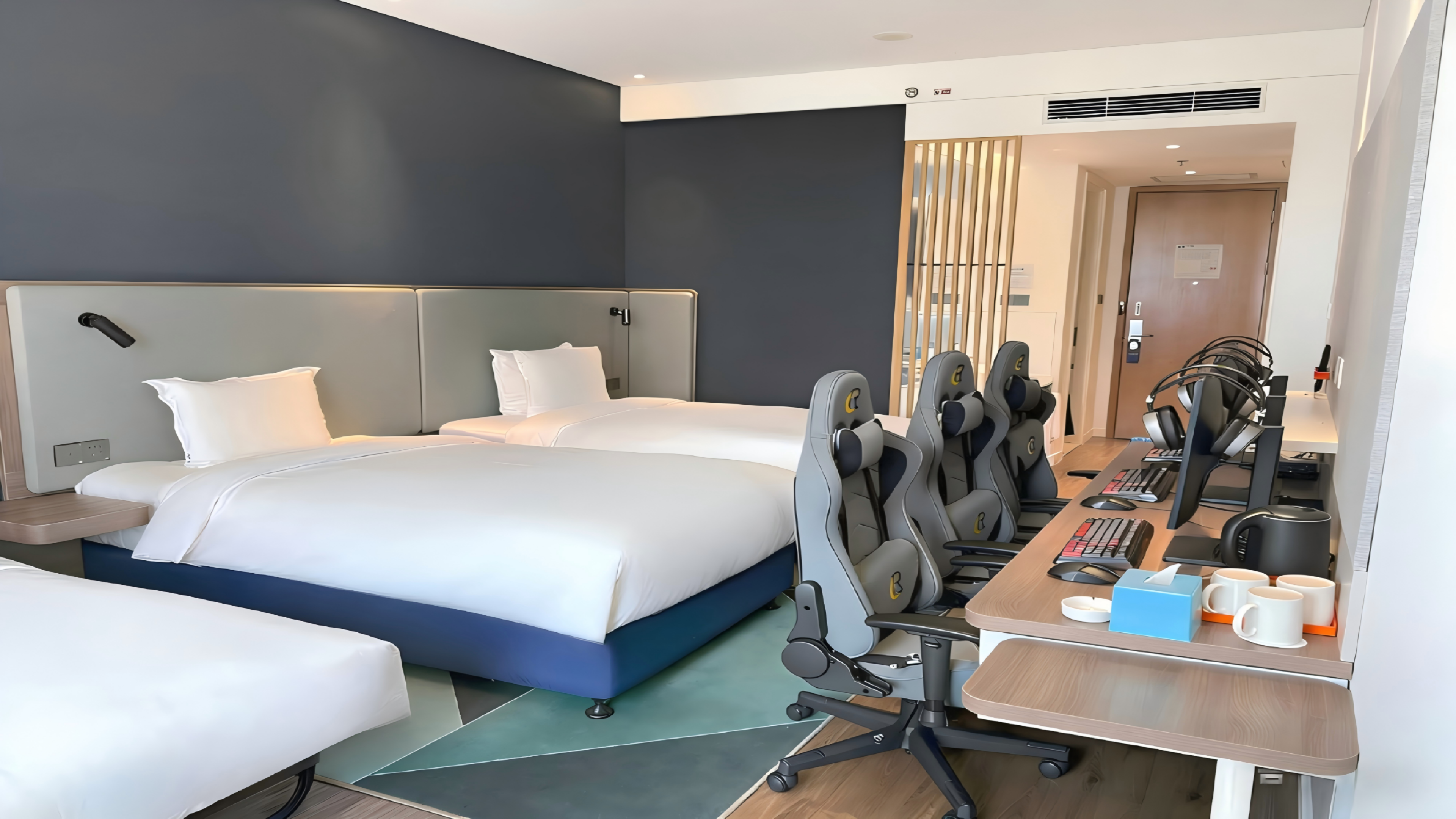 Holiday Inn Express Qingdao Chengyang Central 16/59