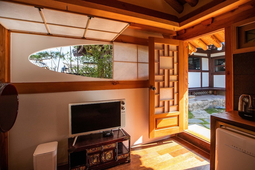 Soi Hanok Stay 41/50