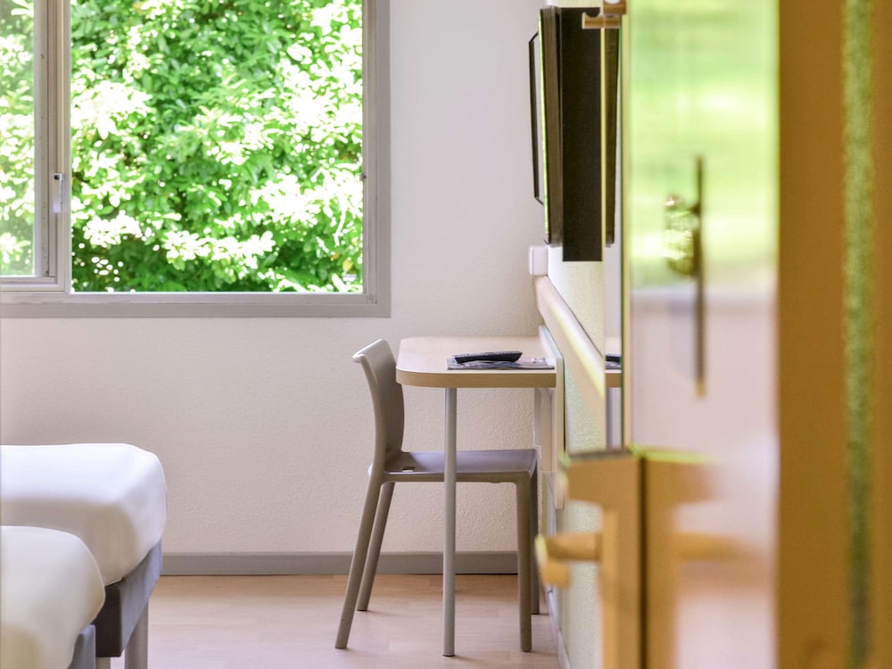 Ibis Budget Pau Lescar 56/68
