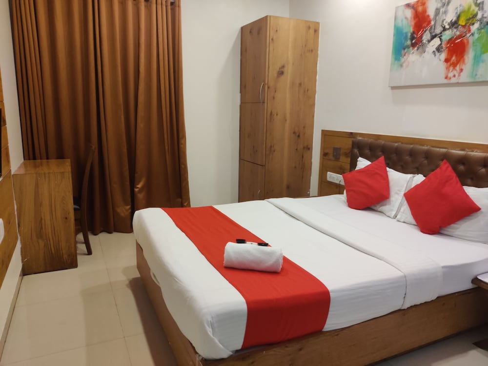Hotel Grandeur Mumbai 11/23