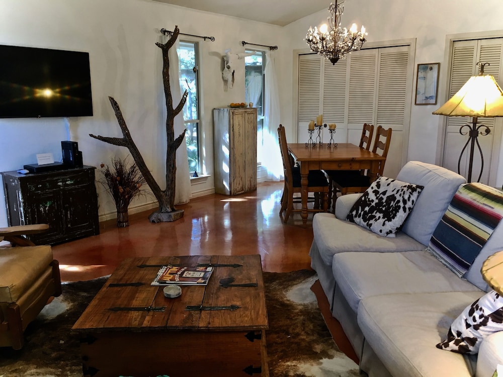 Casa Del Sol Bed And Breakfast 48/68