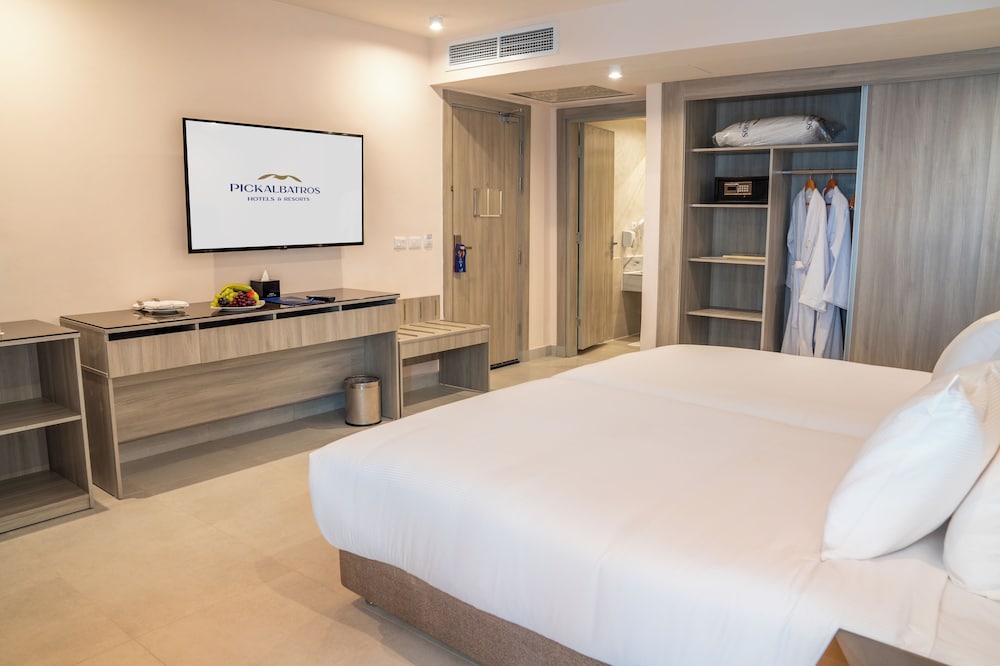 Elite, Queen Bed, Sea Front