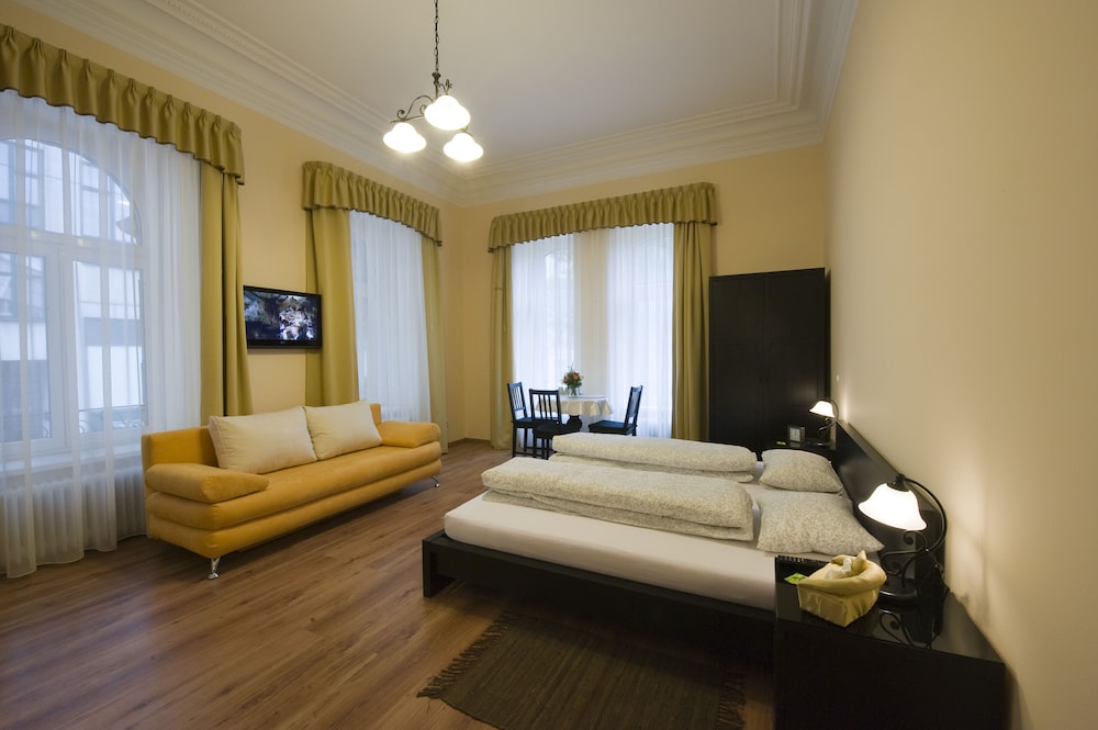 K&T Boardinghouse 17/28