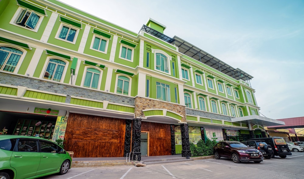 GREENLAND HOTEL BATAM 30/35