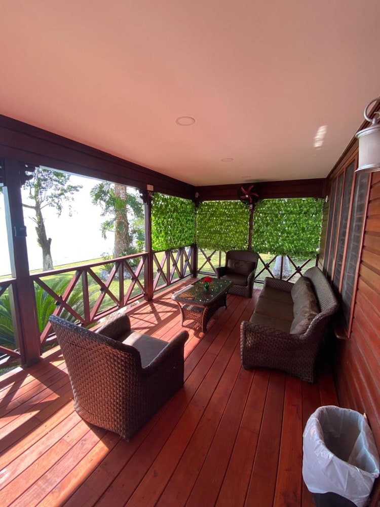 Coras Place Bacalar 46/64