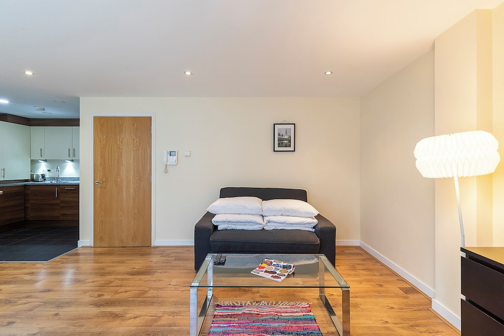 Shoreditch City Living 25/49