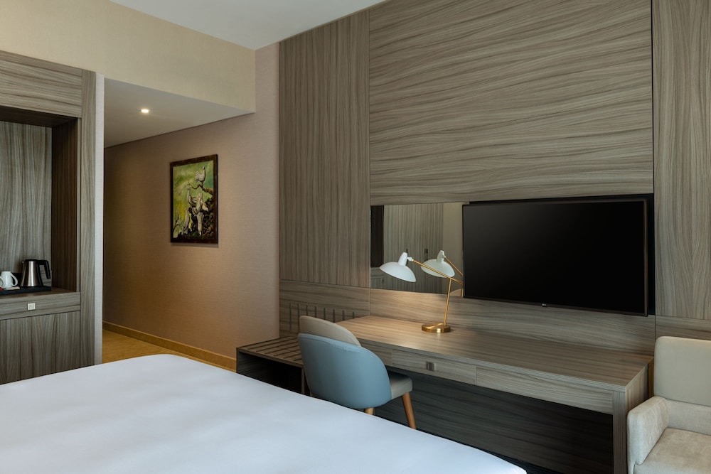 Four Points by Sheraton Production City Dubai 10/58