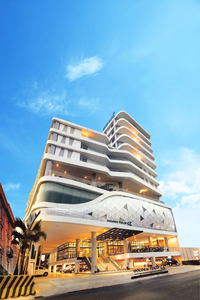 Golden Tulip Pontianak 1/64
