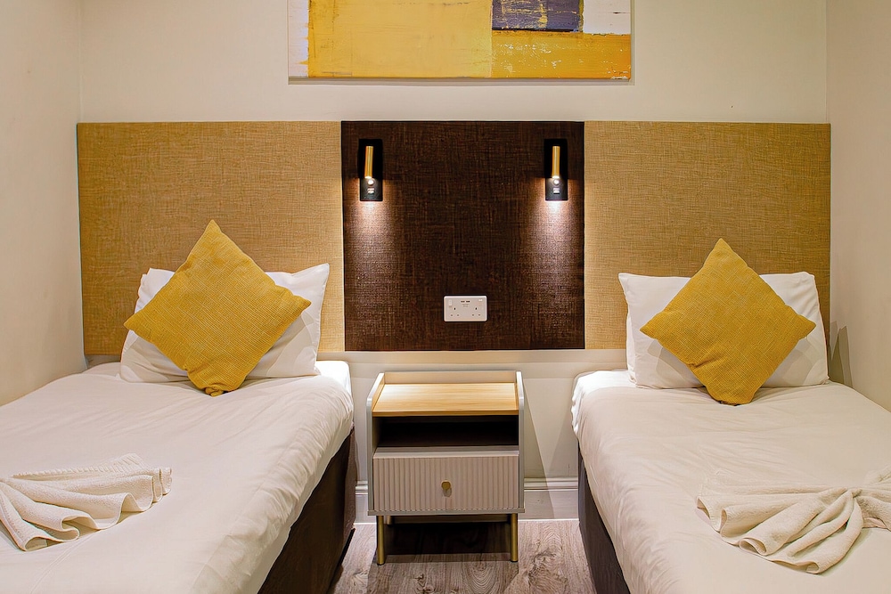 1 Bedroom, Deluxe, Apartment, Double and Twin Beds