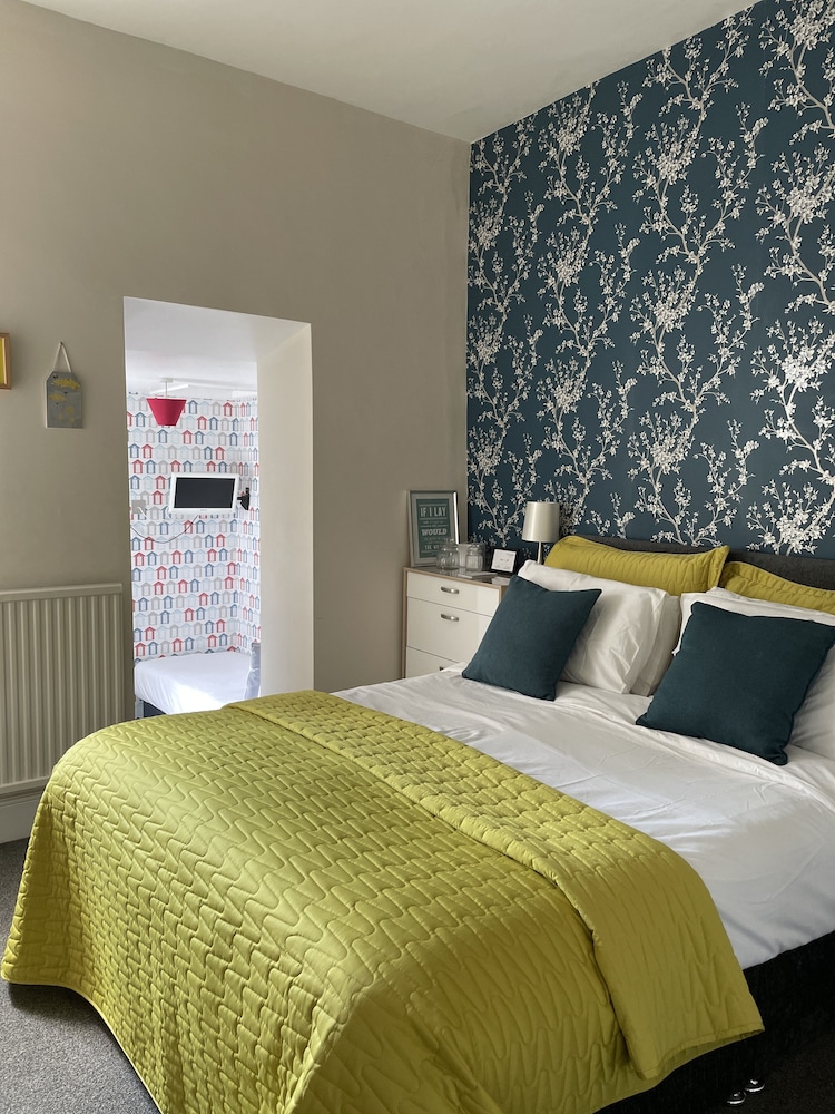 Room, Triple, 1 King and 1 Single Beds