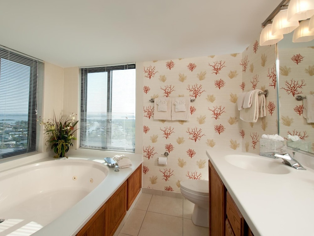 Pointe Estero Resort 50/50