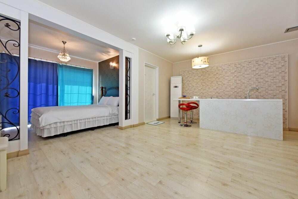 Namhae Bluemare Pension 12/50