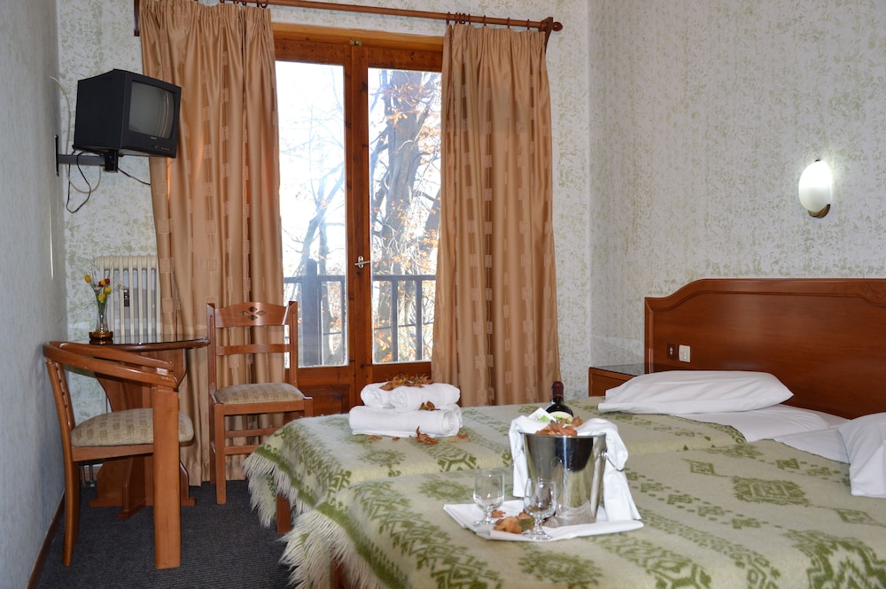 Hani Zisi Hotel 6/50
