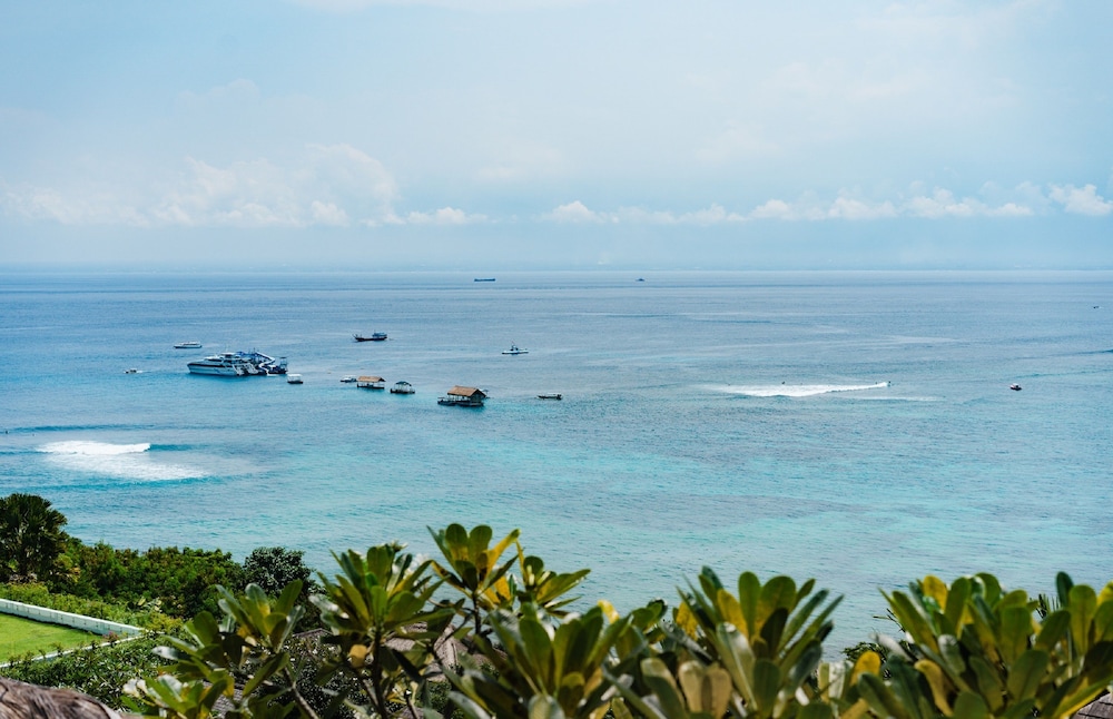 Batu Karang Lembongan Resort and Spa 79/85