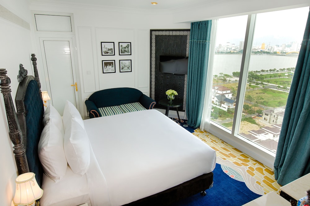 SUPERIOR, DOUBLE BED, RIVER VIEW, BALCONY