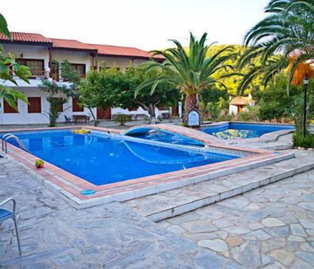 Delphi Resort 64/66