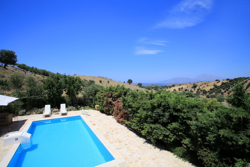 Villa Dafni 24/46