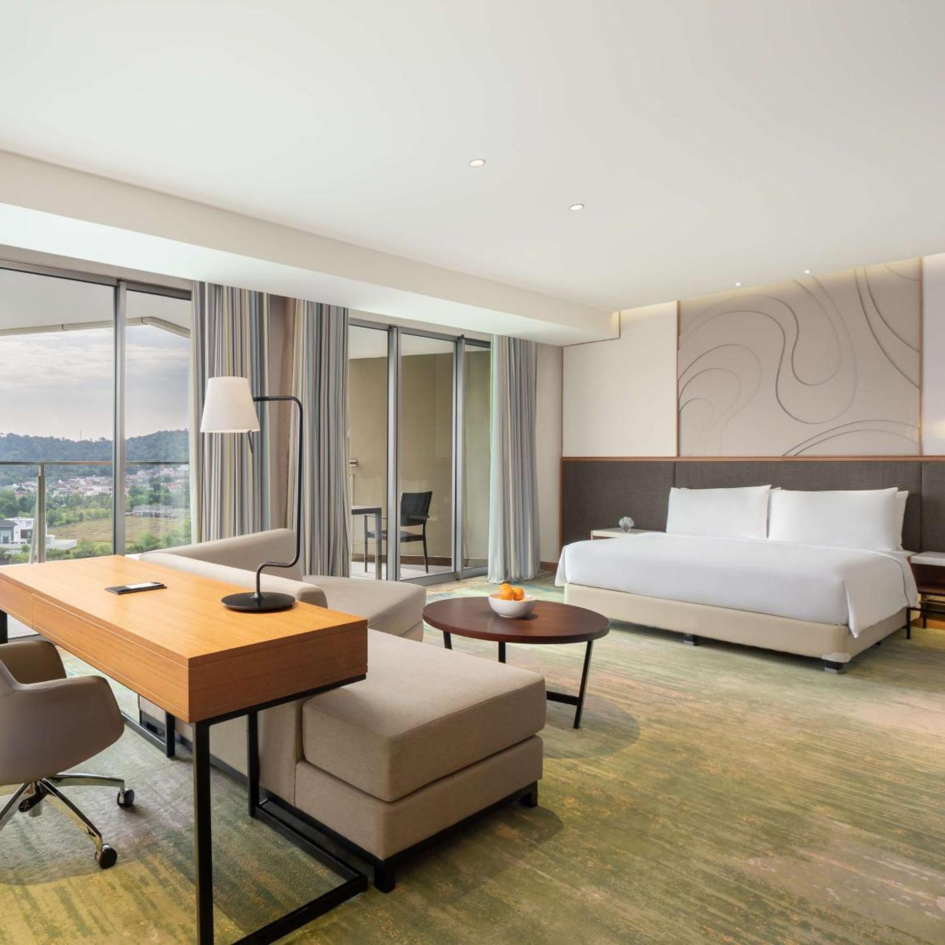 Studio, Suite, Golf Course View