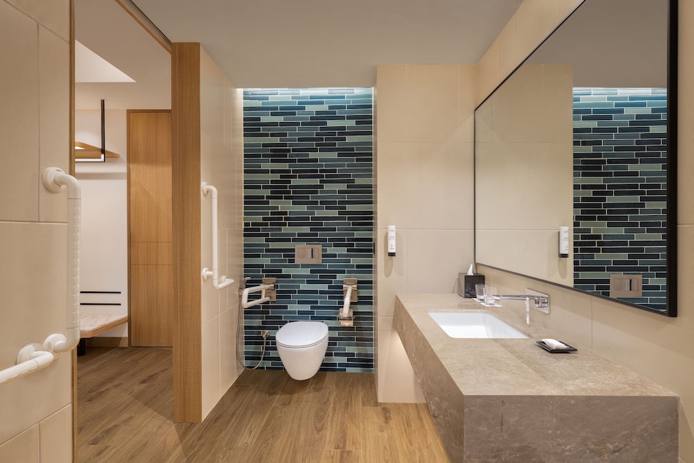 Fairfield by Marriott Mumbai International Airport 47/48