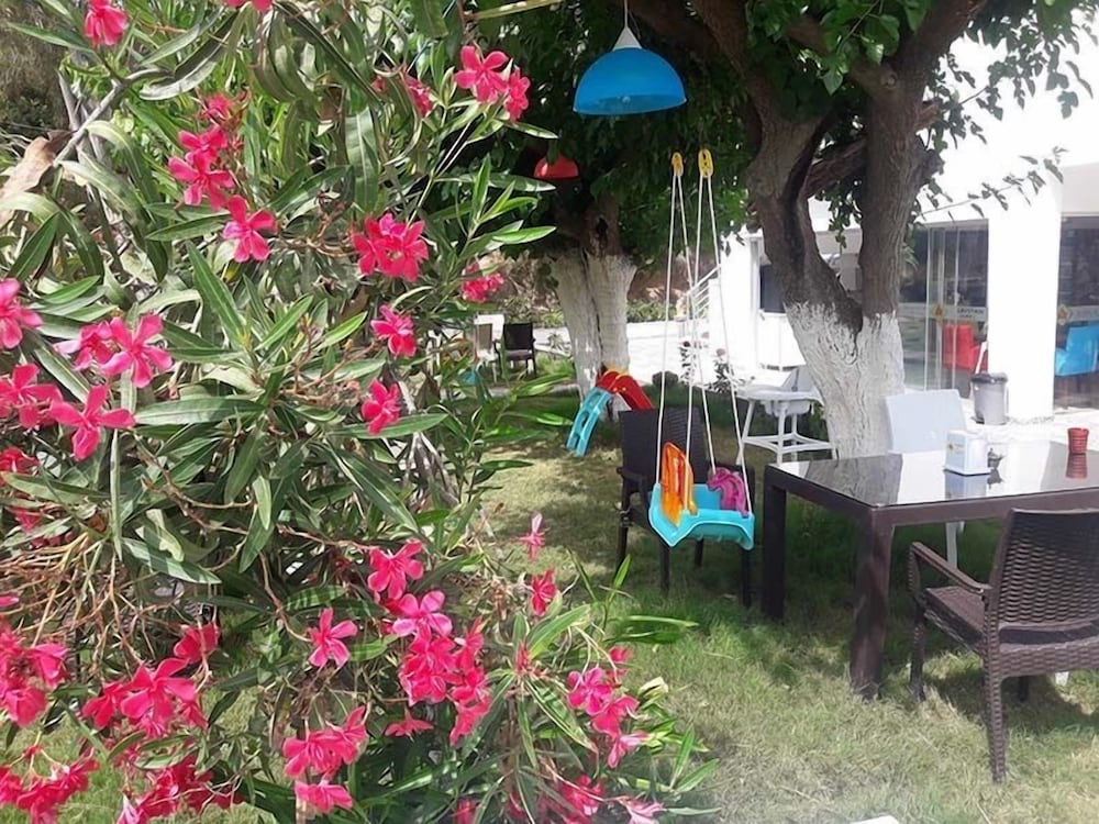 Aelbistan Otel 16/18