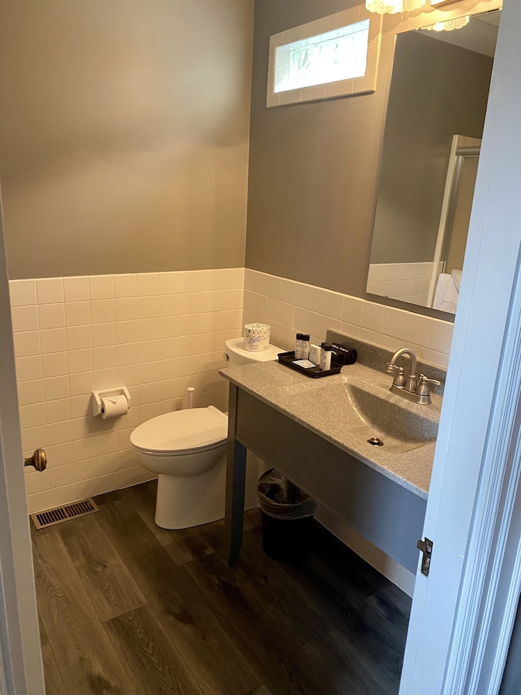 Captain Wohlt Inn Bed Breakfast 29/76