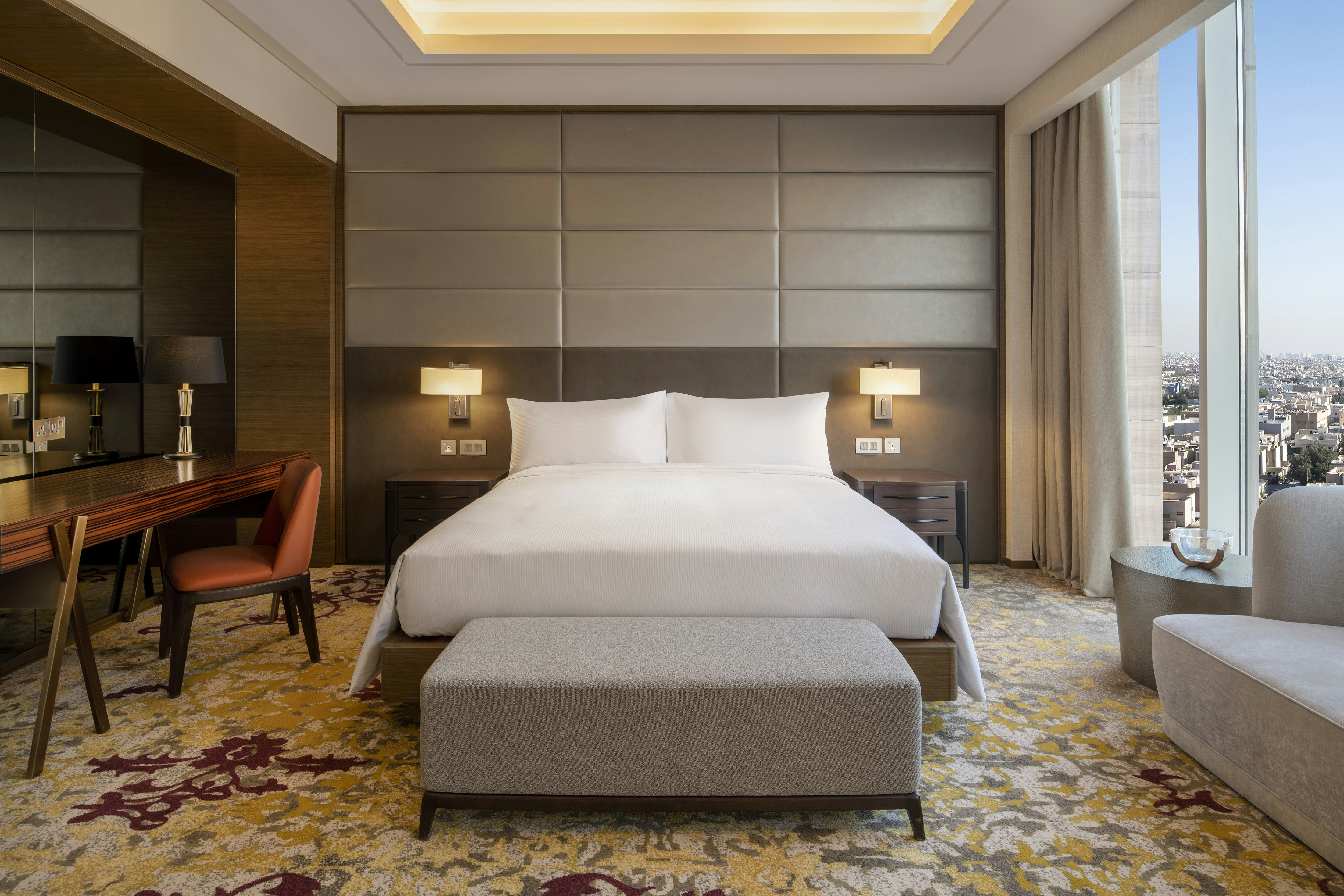 PRESIDENTIAL, SUITE