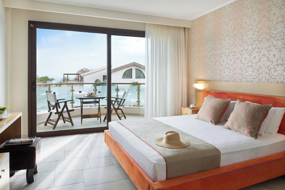 Junior Suite, King Bed, Sea View