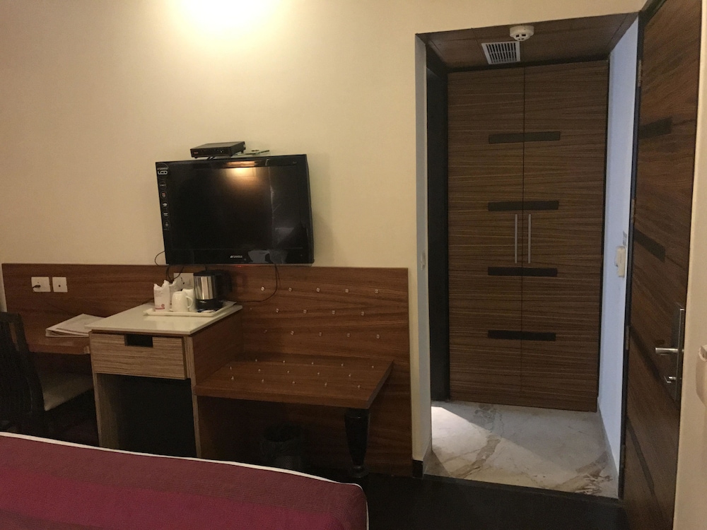 Hotel Ivory 32 34/63