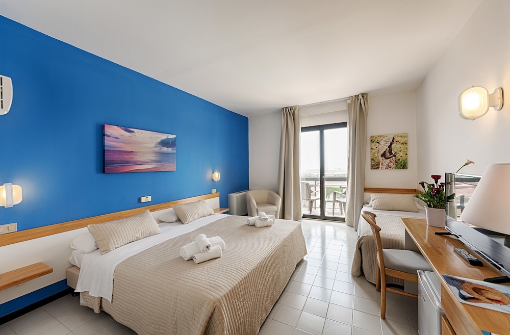 Athena Resort 10/50