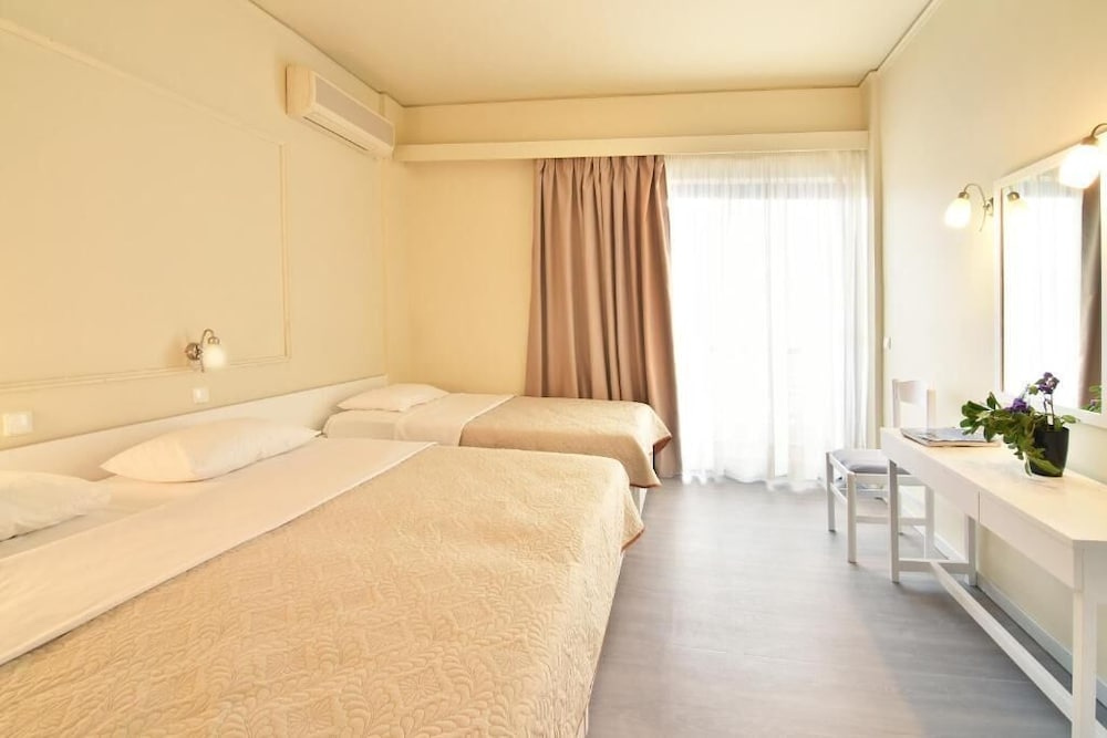 ECONOMY, DOUBLE OR TWIN BED