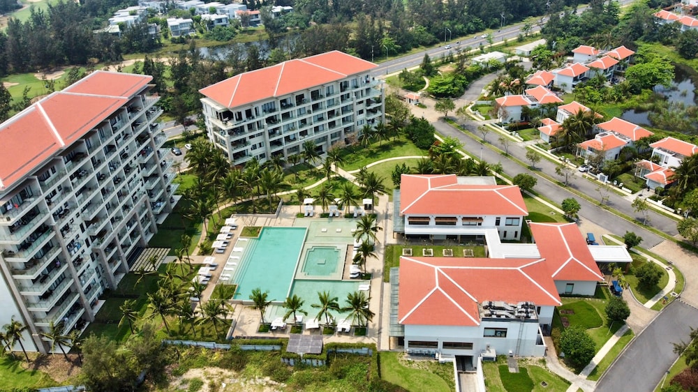 The Ocean Suites 3/50
