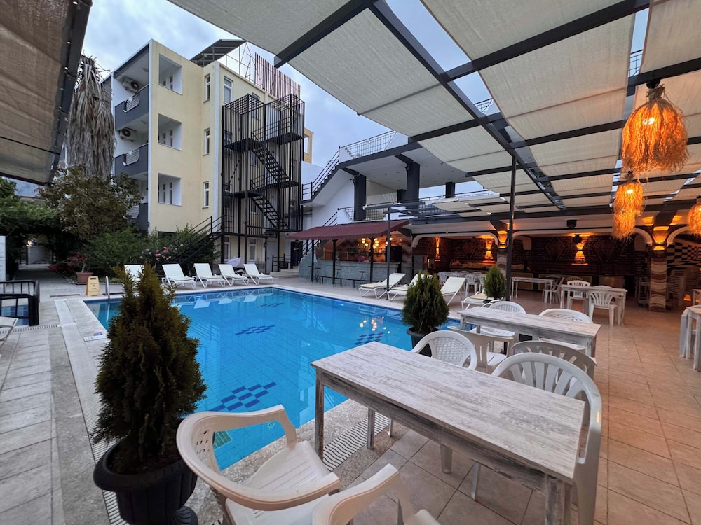 Grand Sem Hotel 33/58