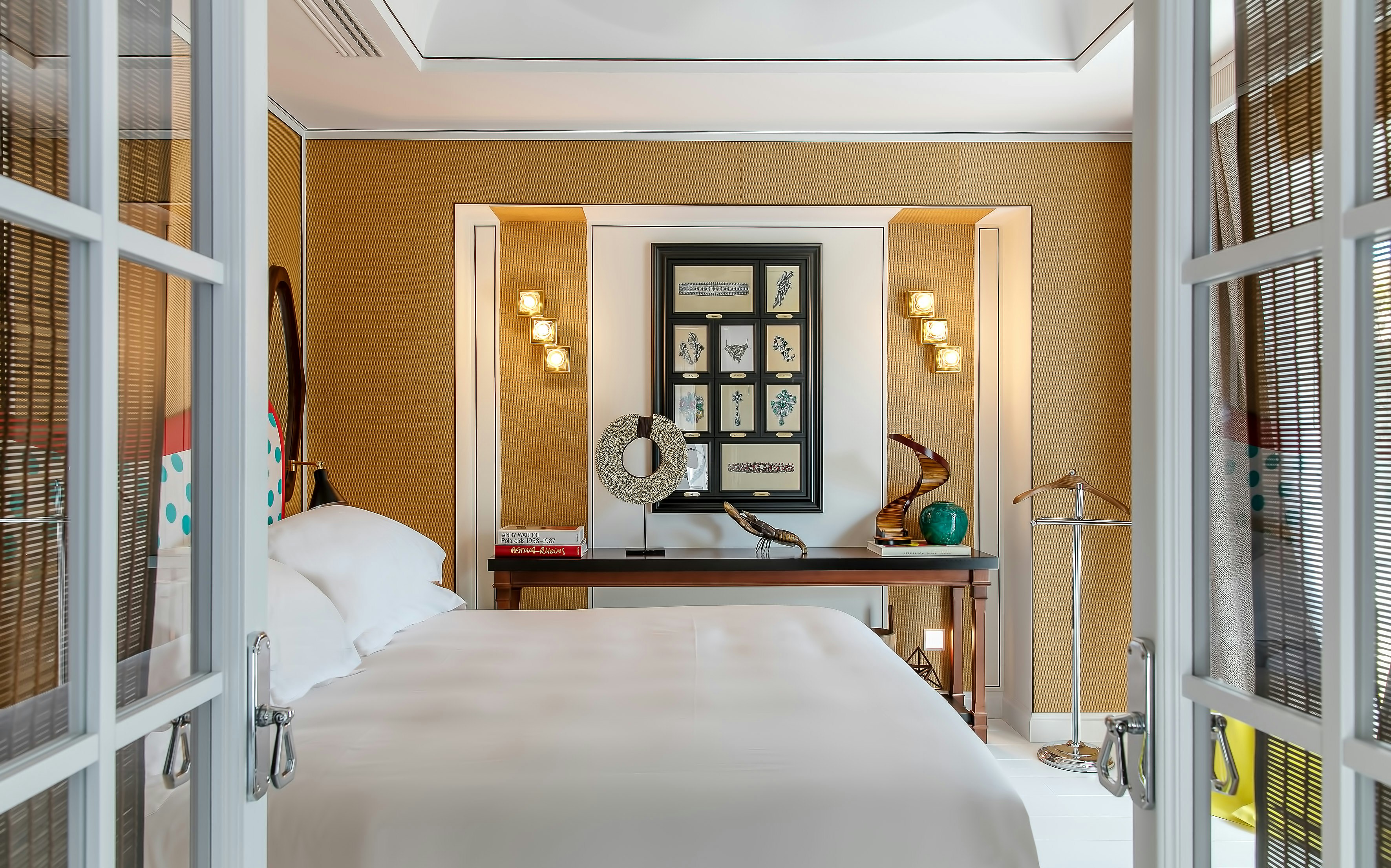 Suite, Garden and Partial Sea View