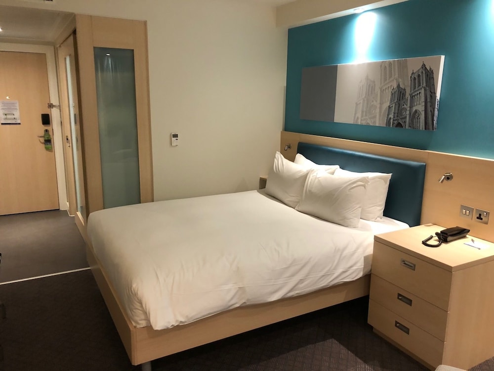 Hampton By Hilton Bristol Airport 21/46