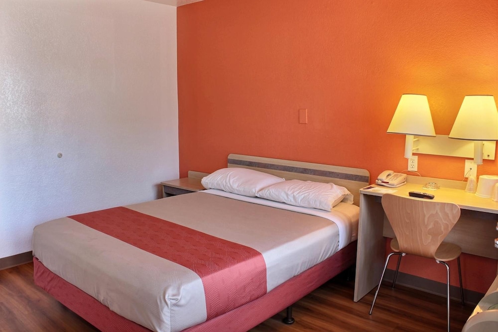 Motel6 Morro Bay, CA 13/63