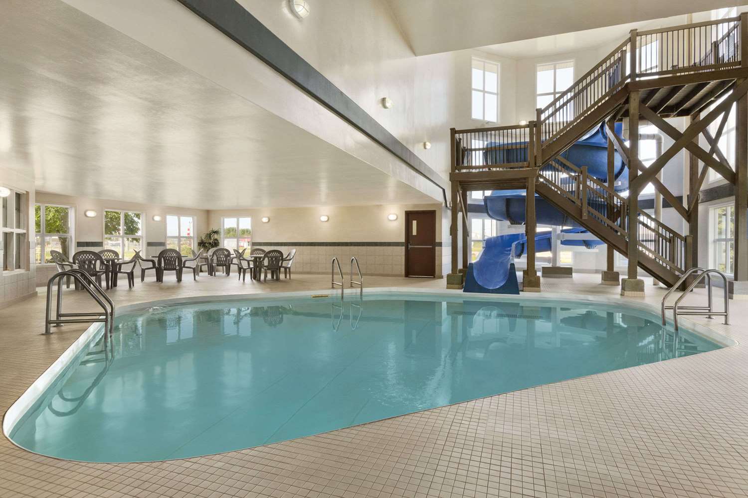 Days Inn by Wyndham Steinbach 25/43