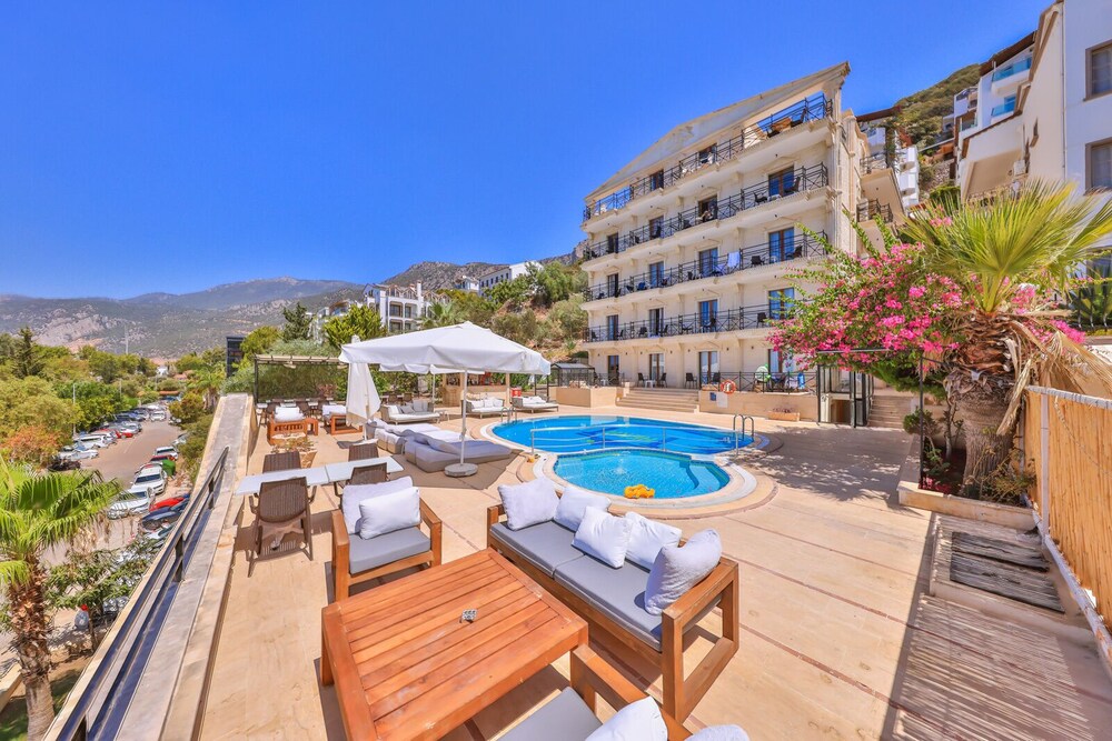 Hera Hotel 3/70