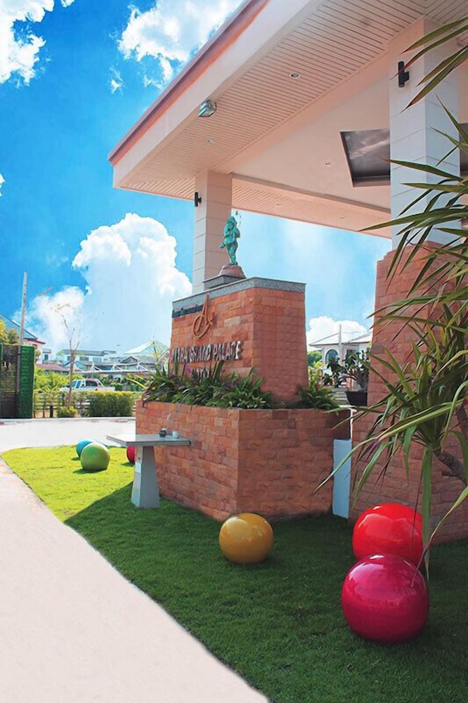 Ayara Grand Palace Hotel 50/52