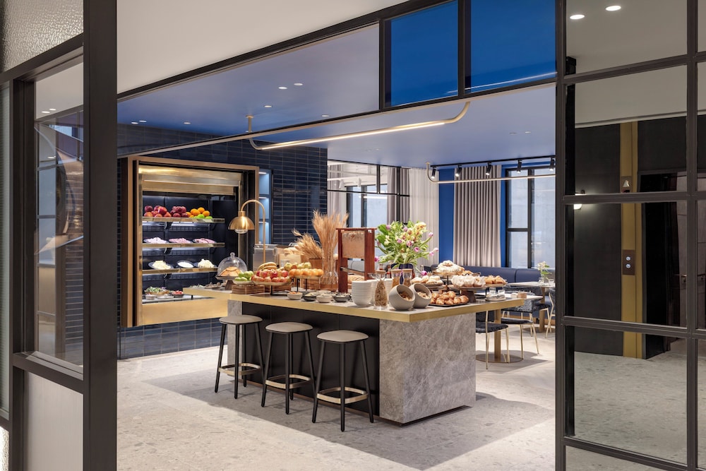 Hotel Indigo Melbourne Little Collins by IHG 35/48