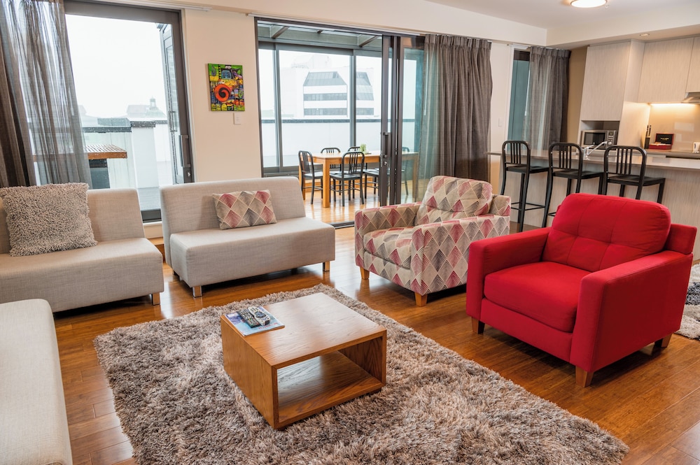 Boulcott Suites 48/70