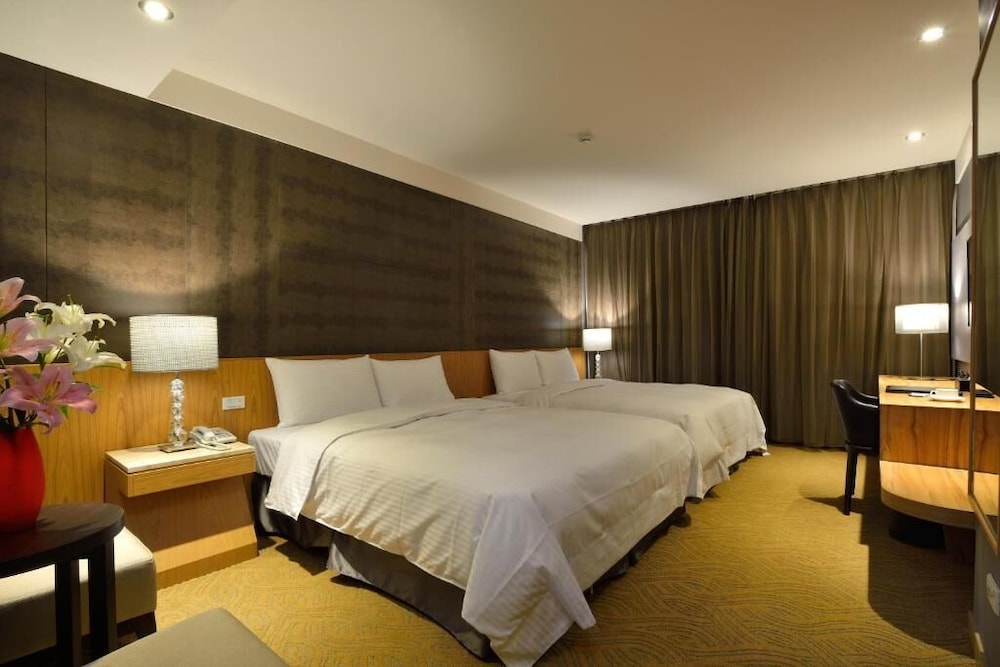 Friend Hotel Yoyo 15/67