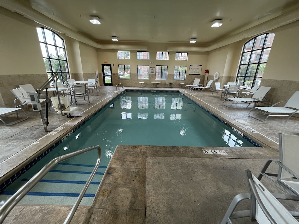 Staybridge Suites Lansing-Okemos 3/84