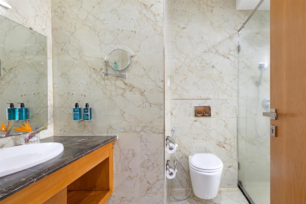 Golden Tulip Westlands Nairobi 74/75